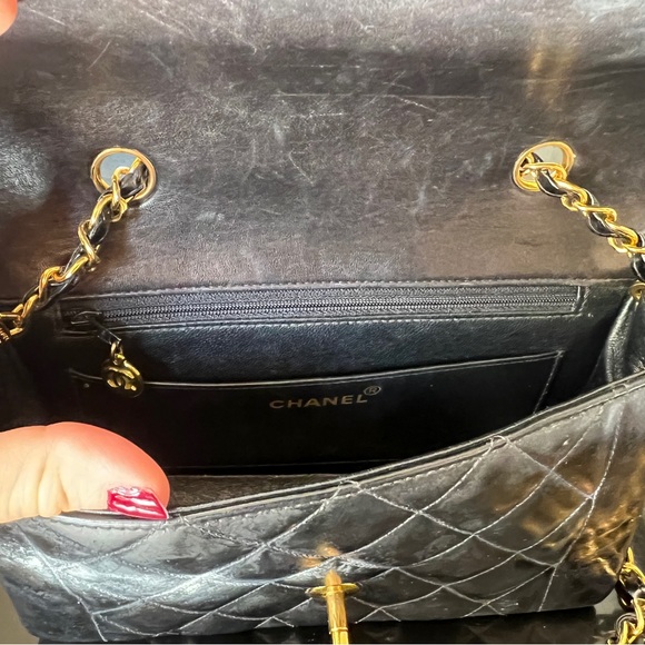 Chanel Vintage Diana Flap Bag Quilted Patent Leather Small - Picture 7 of 13